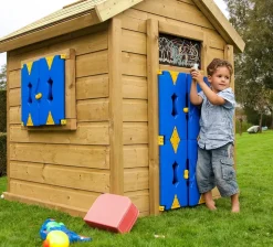 Legehus - Traehus Med Bla Dor Og Vindue