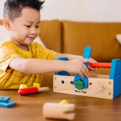 Vaerktojskasse I Trae Med Indhold